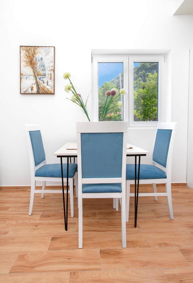 Golden View Apartment