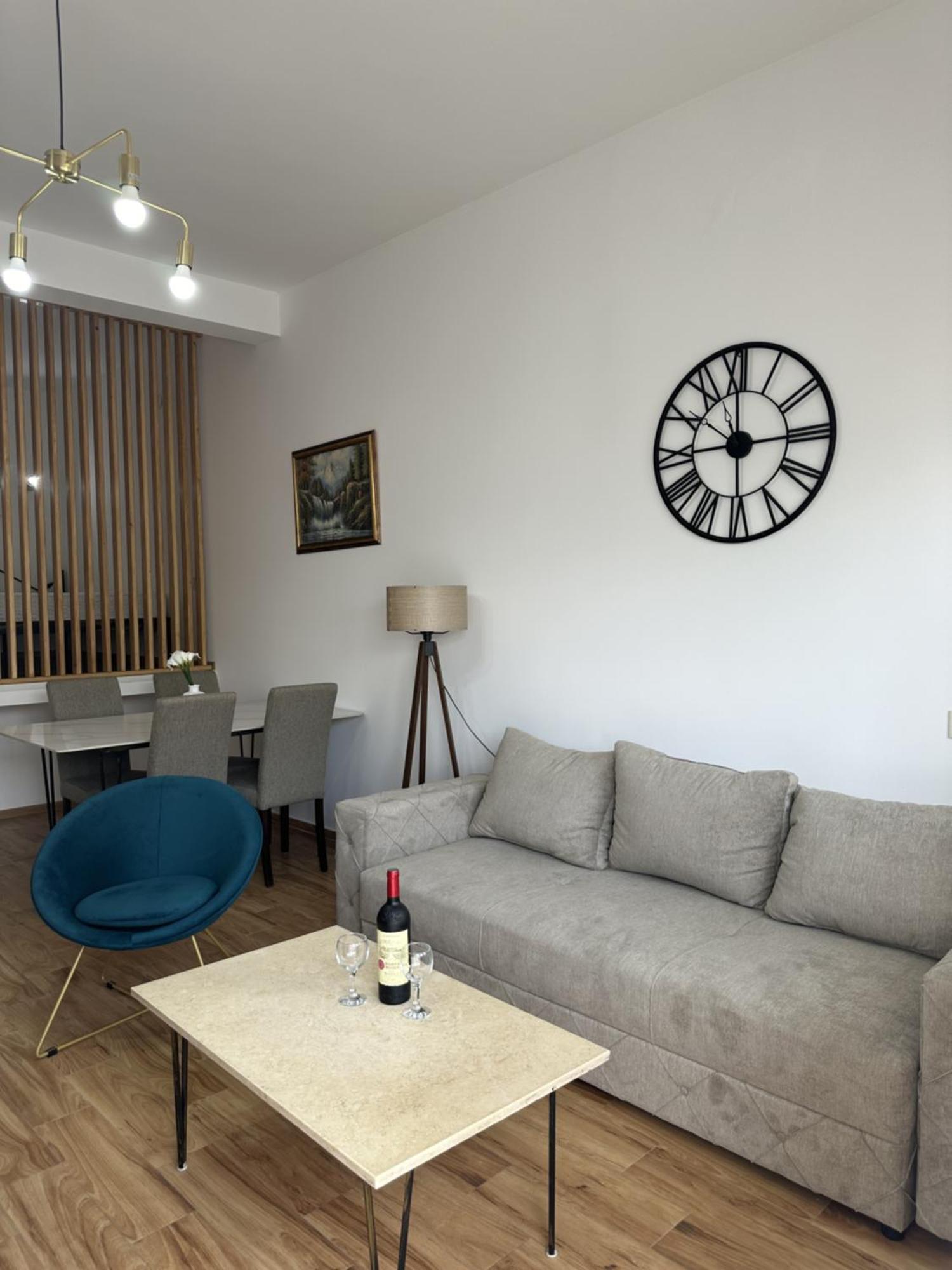 Golden View Apartment *