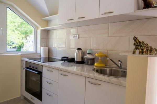 Golden View Apartment