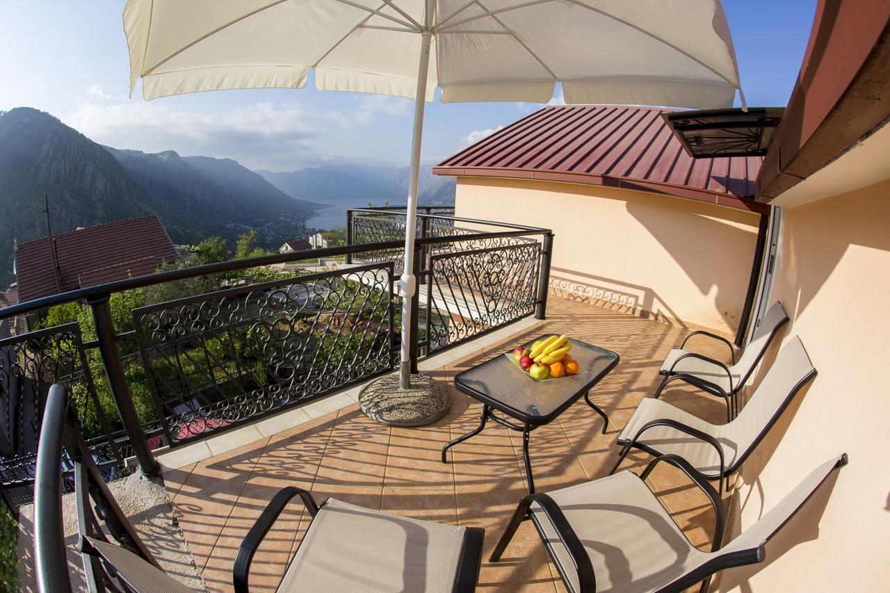 Golden View Apartment *